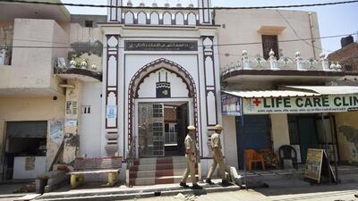 Personnel deployed outside the Dudhiya Peepal Wali masjid in Ghaziabad on Thursday. (Sakib Ali/HT photo) Personnel deployed outside the Dudhiya Peepal Wali masjid in Ghaziabad on Thursday. (Sakib Ali/HT photo)