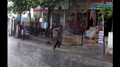 Monsoon will be active for the first time this season from June 20 onwards in Pune. (HT FILE PHOTO)
