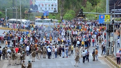 The Centre increased the upper age limit of the Agnipath scheme after a day of violent protests by youth in Bihar, Haryana, Madhya Pradesh, Rajasthan. The Centre increased the upper age limit of the Agnipath scheme after a day of violent protests by youth in Bihar, Haryana, Madhya Pradesh, Rajasthan.
