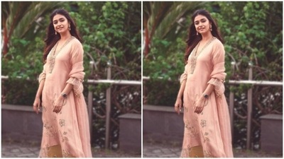 Keerthy played muse to fashion designer house Rajiramniq and picked an ethnic ensemble for the pictures. (Instagram/@keerthysureshofficial)