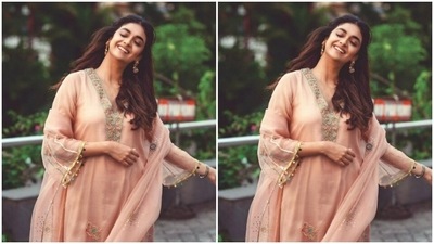 Styled by fashion stylist Archa Mehta, Keerthy wore her tresses open with a middle part. Assisted by makeup artist Niyati Kothari, Keerthy decked up in nude eyeshadow, black eyeliner, black kohl, mascara-laden eyelashes, contoured cheeks and a shade of nude lipstick. (Instagram/@keerthysureshofficial)