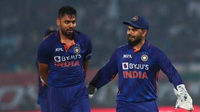 India's captain Rishabh Pant, right gestures to India's Avesh Khan, during the third Twenty20 cricket match between India and South Africa (AP) India's captain Rishabh Pant, right gestures to India's Avesh Khan, during the third Twenty20 cricket match between India and South Africa (AP)