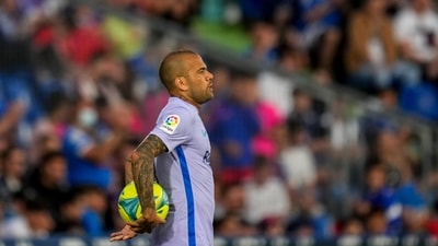 Barcelona's Dani Alves (AP) Barcelona's Dani Alves (AP)