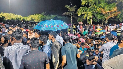 Nearly 8,000 students from Rajiv Gandhi Institute of Knowledge and Technologies at Basar in Telangana’s Nirmal district have been protesting against lack of amenities in the college hostels and proper teaching faculty. (HT Photo) Nearly 8,000 students from Rajiv Gandhi Institute of Knowledge and Technologies at Basar in Telangana’s Nirmal district have been protesting against lack of amenities in the college hostels and proper teaching faculty. (HT Photo)