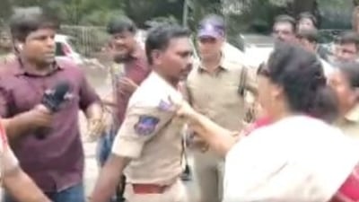 Renuka Chowdhury was seen grabbing the collar of a cop during a protest in Hyderabad. Later, she said she was holding on to the cop as she lost her balance.&nbsp;