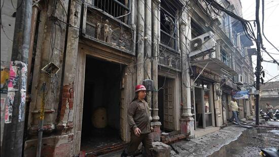 MC declared unsafe building after fire incident in Ludhiana. (Harvinder Singh/HT) MC declared unsafe building after fire incident in Ludhiana. (Harvinder Singh/HT)