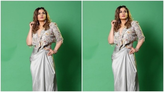 In an indoor setup, Raveena posed for the pictures while she looked ravishing as ever.(Instagram/@officialraveenatandon)