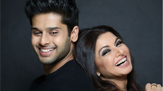 Abhimanyu Dassani, daughter of Bhagyashree, said he got disadvantages of being an insider when he started acting.
