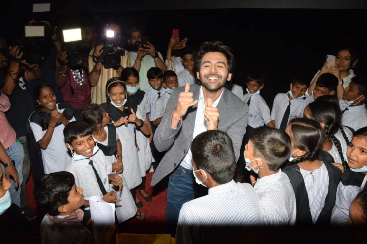 Kartik Aaryan's pics from Bhool Bhulaiyaa 2's screening. (Varinder Chawla)