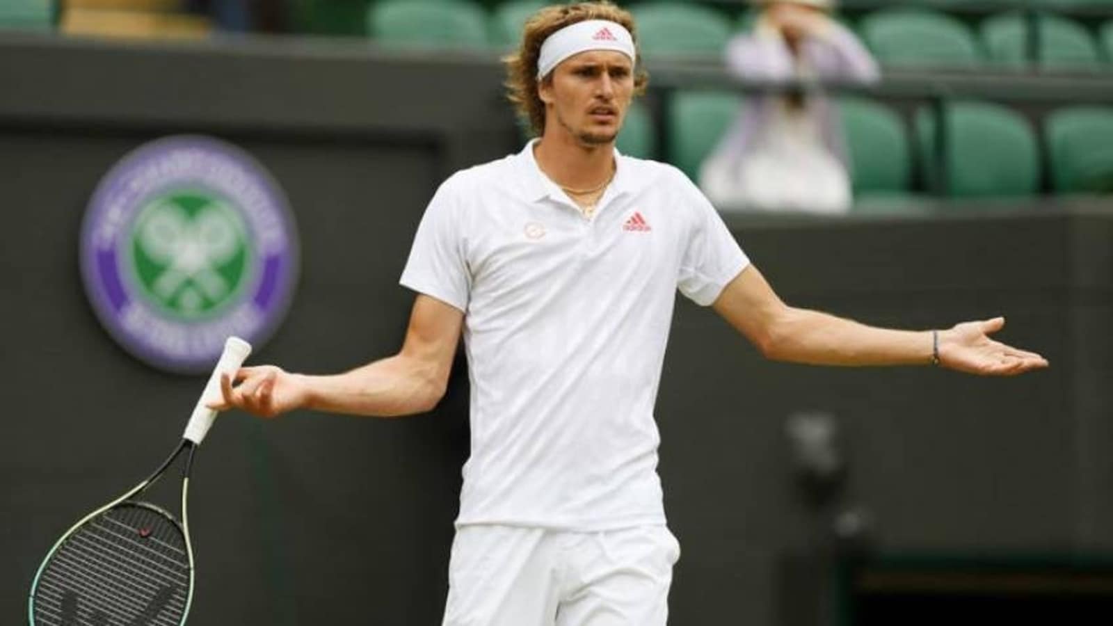Alexander Zverev's unfortunate Wimbledon withdrawal leads to bizarre first in 49 years