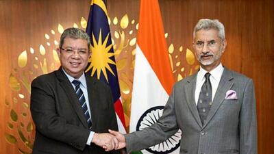 External affairs minister S Jaishankar and his Malaysian counterpart Saifuddin Abdullah witnessed the exchange of notes for mutual recognition of Covid-19 vaccination certificates. (S Jaishankar/ Twitter) External affairs minister S Jaishankar and his Malaysian counterpart Saifuddin Abdullah witnessed the exchange of notes for mutual recognition of Covid-19 vaccination certificates. (S Jaishankar/ Twitter)