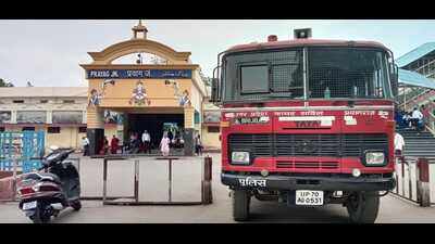 A fire tender parked outside Prayag railway station in Prayagraj on Friday (HT Photo)