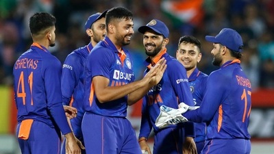 Rajkot, June 17 (ANI): India's Avesh Khan celebrates the dismissal of South Africa's Rassie van der Dussen during the 4th T20I match between India and South Africa (ANI) Rajkot, June 17 (ANI): India's Avesh Khan celebrates the dismissal of South Africa's Rassie van der Dussen during the 4th T20I match between India and South Africa (ANI)