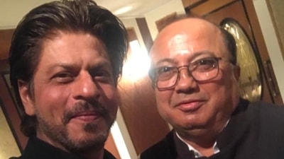 Shah Rukh Khan with a fan. Shah Rukh Khan with a fan.