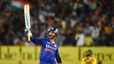 Dinesh Karthik (PTI) Dinesh Karthik (PTI)