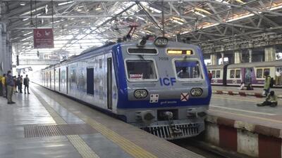 Mumbai, India - Dec. 17, 2020: First Air Condition local train of the Central Railway Main line arrives at Chhatrapati Shivaji Maharaj Terminus(CSMT). AC local services will be operated from CSMT-Kalyan section in Mumbai, India, on Thursday, December 17, 2020. (Photo by Anshuman Poyrekar/Hindustan Times) (Anshuman Poyrekar/HT Photo) Mumbai, India - Dec. 17, 2020: First Air Condition local train of the Central Railway Main line arrives at Chhatrapati Shivaji Maharaj Terminus(CSMT). AC local services will be operated from CSMT-Kalyan section in Mumbai, India, on Thursday, December 17, 2020. (Photo by Anshuman Poyrekar/Hindustan Times) (Anshuman Poyrekar/HT Photo)