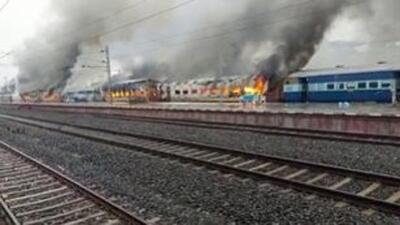 The protesters disrupted road traffic in Samastipur town on Friday and blocked the Patna-New Delhi main railway route in Buxar and Patna-Howrah-Gaya-Bhagalpur section. (Sourced) The protesters disrupted road traffic in Samastipur town on Friday and blocked the Patna-New Delhi main railway route in Buxar and Patna-Howrah-Gaya-Bhagalpur section. (Sourced)
