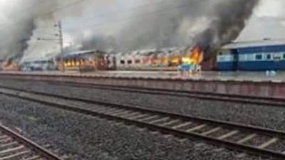 The protesters disrupted road traffic in Samastipur town on Friday and blocked the Patna-New Delhi main railway route in Buxar and Patna-Howrah-Gaya-Bhagalpur section. (Sourced) The protesters disrupted road traffic in Samastipur town on Friday and blocked the Patna-New Delhi main railway route in Buxar and Patna-Howrah-Gaya-Bhagalpur section. (Sourced)