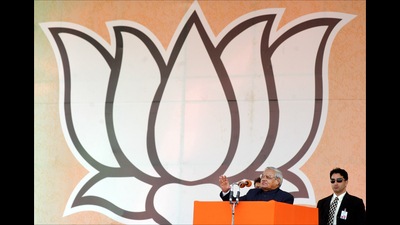 Prime Minister Atal Bihari Vajpayee addressing the BJP National Council’s "Vijay Sankalp Rally" in Delhi on 6 February 2004. At that point, the party looked poised to win the general elections. (Ajay Aggarwal/HT Photo) Prime Minister Atal Bihari Vajpayee addressing the BJP National Council’s "Vijay Sankalp Rally" in Delhi on 6 February 2004. At that point, the party looked poised to win the general elections. (Ajay Aggarwal/HT Photo)