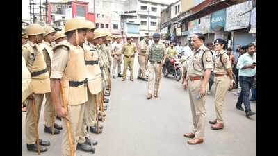 SSP Agra Sudhir Kumar Singh leading a police team deployed at Jama Masjid of Agra for Friday namaz. (HT photo) SSP Agra Sudhir Kumar Singh leading a police team deployed at Jama Masjid of Agra for Friday namaz. (HT photo)