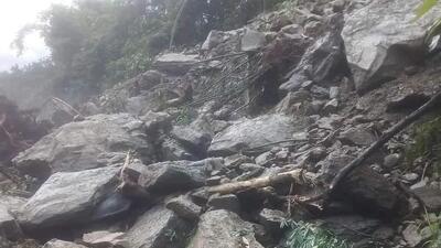 5 dead, hundreds of tourists stranded as heavy rain lashes Sikkim 5 dead, hundreds of tourists stranded as heavy rain lashes Sikkim