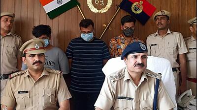 Fake call center busted in Palam Vihar, three arrested Fake call center busted in Palam Vihar, three arrested