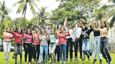 Navi Mumbai, India - June 17, 2022: Students celebrate after their SSC Exam results were declared at Fr. Agnel Multipurpose School & Junior College, at Vashi, in Navi Mumbai, India, on Friday, June 17, 2022. (Photo by Bachchan Kumar/ HT PHOTO) (HT PHOTO)