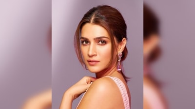 The stylist behind Kriti Sanon's soft glam look for the award function is Sukriti Grover. (Instagram/@kritisanon) The stylist behind Kriti Sanon's soft glam look for the award function is Sukriti Grover. (Instagram/@kritisanon)