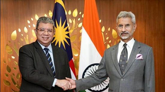 External affairs minister S Jaishankar and his Malaysian counterpart Saifuddin Abdullah witnessed the exchange of notes for mutual recognition of Covid-19 vaccination certificates. (S Jaishankar/ Twitter)