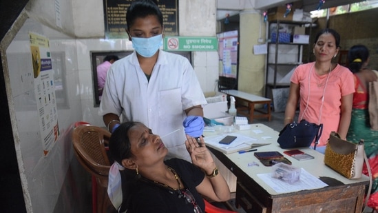 The health department's bulletin said that 2,850 infected patients are currently under home isolation in Delhi.