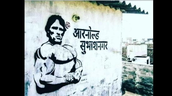 Industrialist Anand Mahindra shared a wall graffiti of Arnold Schwarzenegger which had a funny twist. (@anandmahindra/Twitter) Industrialist Anand Mahindra shared a wall graffiti of Arnold Schwarzenegger which had a funny twist. (@anandmahindra/Twitter)