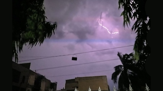 The image that shows cloud flashes was posted on Twitter. (Twitter/@Jitendr81865934) The image that shows cloud flashes was posted on Twitter. (Twitter/@Jitendr81865934)