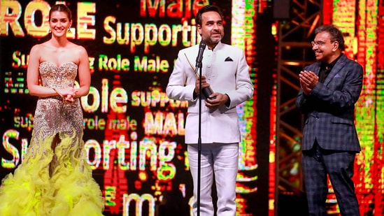 Pankaj Tripathi was met with a thunderous applause in Abu Dhabi as he received the International Indian Film Academy (IIFA) Award for his performance as a Supporting Role (Male) in 'Ludo' (PTI Photo) (PTI06_05_2022_000050B)(PTI)