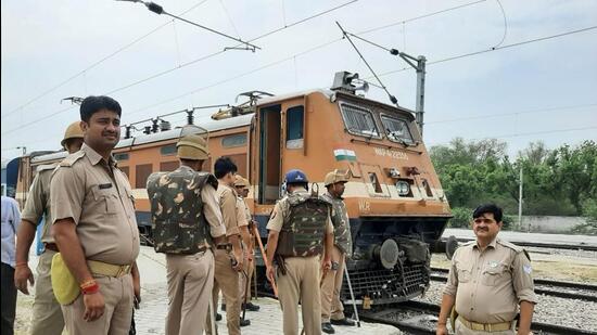 Railway police force on alert at Mainpuri railway station after protests against recruitment scheme Agnipath. (HT Photo)