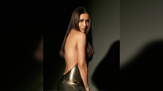 Malaika Arora raises the hotness quotient in vintage-inspired satin slip dress Malaika Arora raises the hotness quotient in vintage-inspired satin slip dress