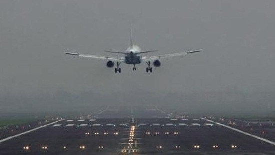 The price of an air ticket from Patna to Delhi that was being sold at <span class='webrupee'>?</span>6,500 on Thursday spiked to <span class='webrupee'>?</span>12,000 on Friday morning.(Vijayanand Gupta/ HT Photo. Representative image)