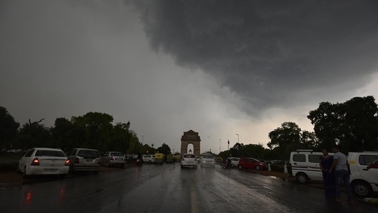 Delhi rains finally made an appearance giving residents a reason to rejoice. (Raj K Raj/HT PHOTO) Delhi rains finally made an appearance giving residents a reason to rejoice. (Raj K Raj/HT PHOTO)