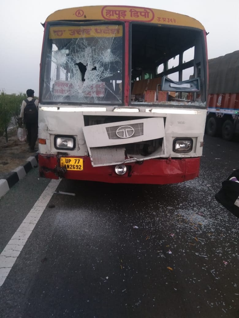Roadways buses damaged by protesters on Agra-Lucknow Expressway in Firozabad district of Uttar Pradesh. Roadways buses damaged by protesters on Agra-Lucknow Expressway in Firozabad district of Uttar Pradesh.