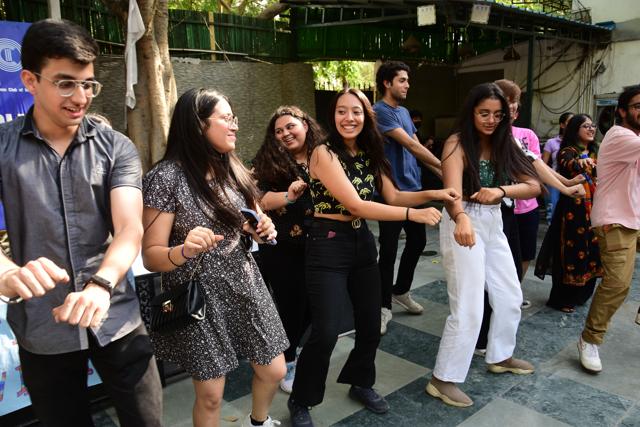 Revellers bonded over music and dance sessions. (Photo: Manish Rajput/HT) Revellers bonded over music and dance sessions. (Photo: Manish Rajput/HT)
