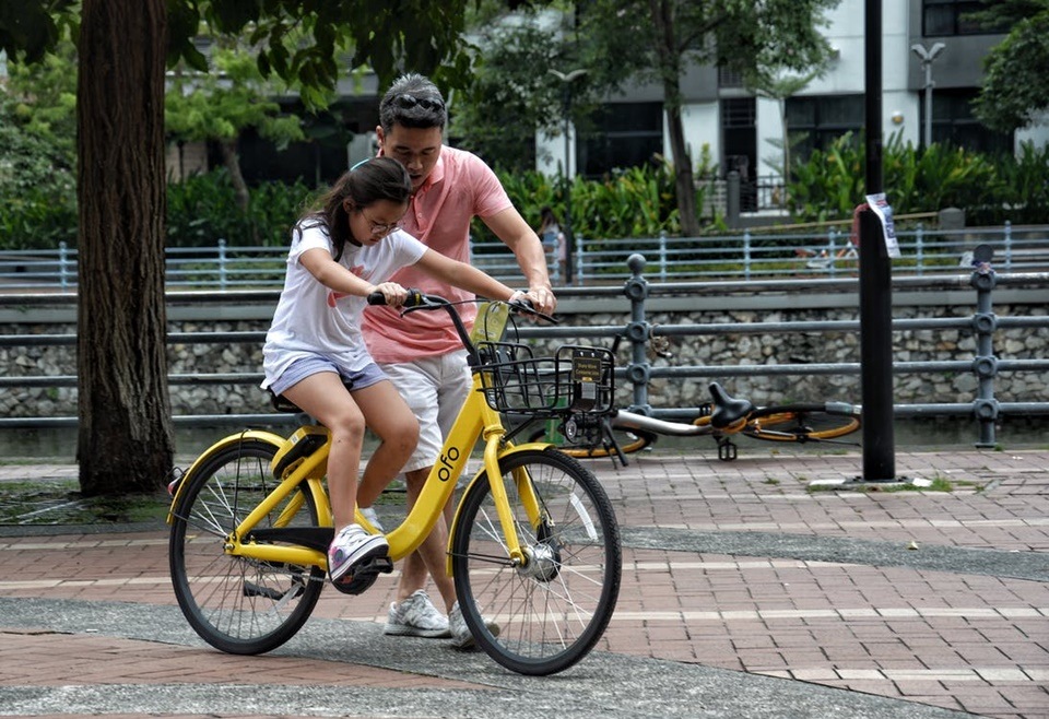 Sharing a strong emotional bond with father is no less than a boon. (Pexels) Sharing a strong emotional bond with father is no less than a boon. (Pexels)