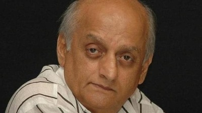 Mukesh Bhatt has spoken about the recent non-performance of Bollywood films. Mukesh Bhatt has spoken about the recent non-performance of Bollywood films.