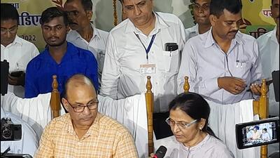 UP Board officials declaring the Intermediate exam -2022 results in Prayagraj on Saturday. (HT PHOTO)