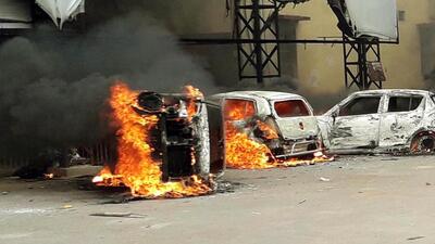 Vehicles set on fire during a protest against the Agnipath army recruitment scheme in Patna, Bihar on Friday. (SANTOSH KUMAR/HT PHOTO.) Vehicles set on fire during a protest against the Agnipath army recruitment scheme in Patna, Bihar on Friday. (SANTOSH KUMAR/HT PHOTO.)