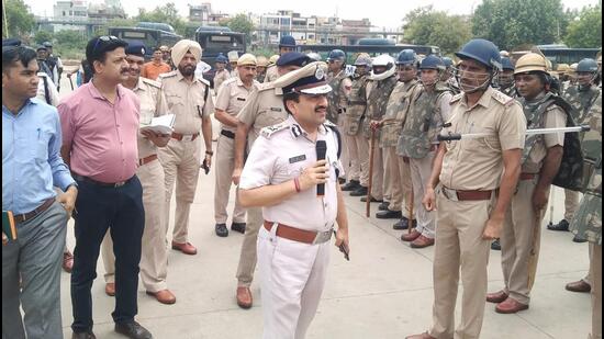 Faridabad commissioner of police Vikas Kumar Arora taking stock of the security arrangements in Ballabgarh after Friday’s violence. (Sourced) Faridabad commissioner of police Vikas Kumar Arora taking stock of the security arrangements in Ballabgarh after Friday’s violence. (Sourced)
