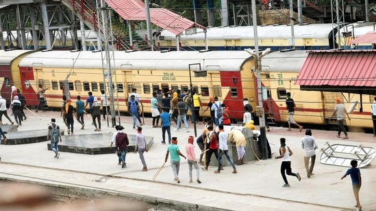 Protesters at Danapur Railway Station during a stir against the Agnipath army recruitment scheme, in Patna, Bihar, India, on Friday, June 17, 2022. (Photo by Santosh Kumar/Hindustan Times)