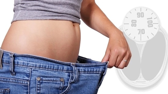 Your weight loss journey needn't start with fad diets and gruelling fitness regimen that are often hard to follow for beginners. Here are some easy and effective tips to lose more than 2 pounds in just 21 days. "It'll also help you improve your hair, bring lustre to your face or skin, improve your digestion, say bye-bye to acidity, gas, bloating and constipation. It is also also beneficial for people suffering from PCOS, diabetes, blood pressure, thyroid, cholesterol and allergies," says Dr Dixa Bhavsar.(Pixabay)