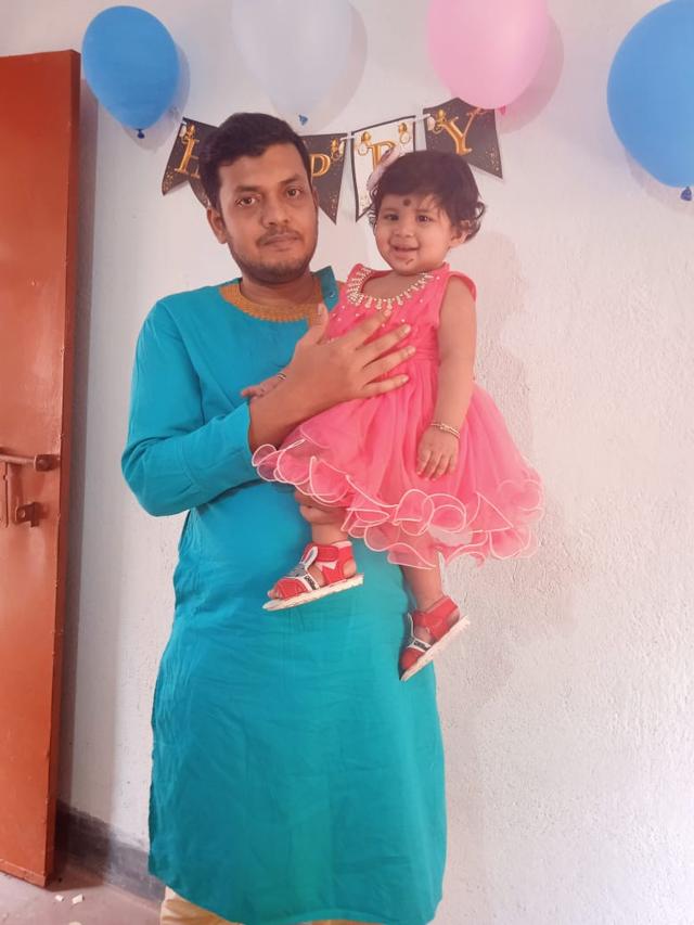 Sayan Mondal with his daughter, Jahanbi (1.3). Sayan Mondal with his daughter, Jahanbi (1.3).