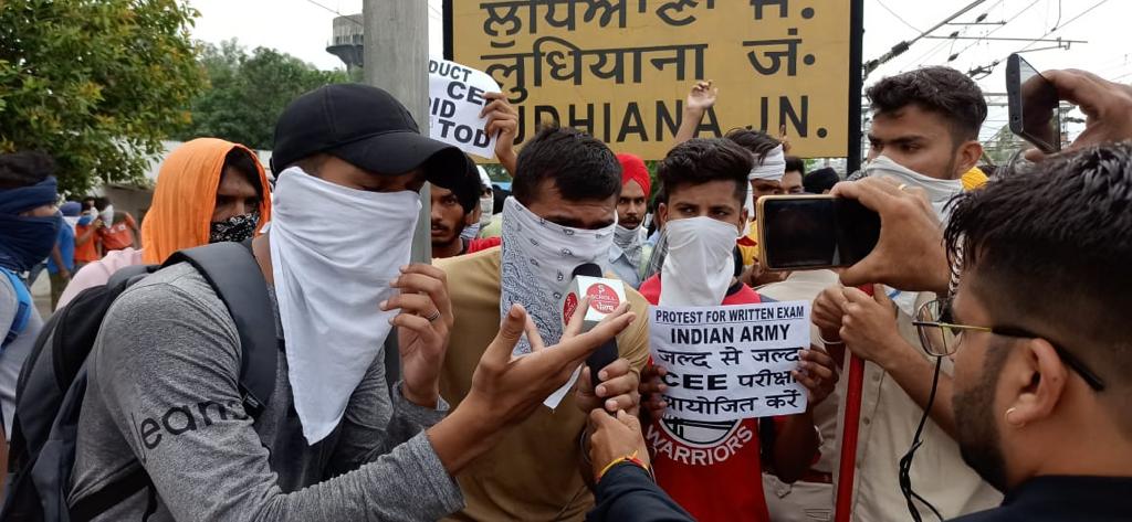 The protesters had arrived from different parts of Punjab.They gathered at the station. (HT File) The protesters had arrived from different parts of Punjab.They gathered at the station. (HT File)