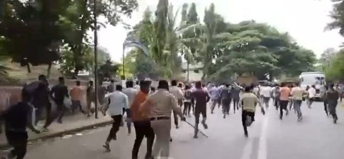 Police lathi charged against a mob of anti-Agnipath protestors in Dharwad on Saturday. (Screenshot of Twitter video) Police lathi charged against a mob of anti-Agnipath protestors in Dharwad on Saturday. (Screenshot of Twitter video) 