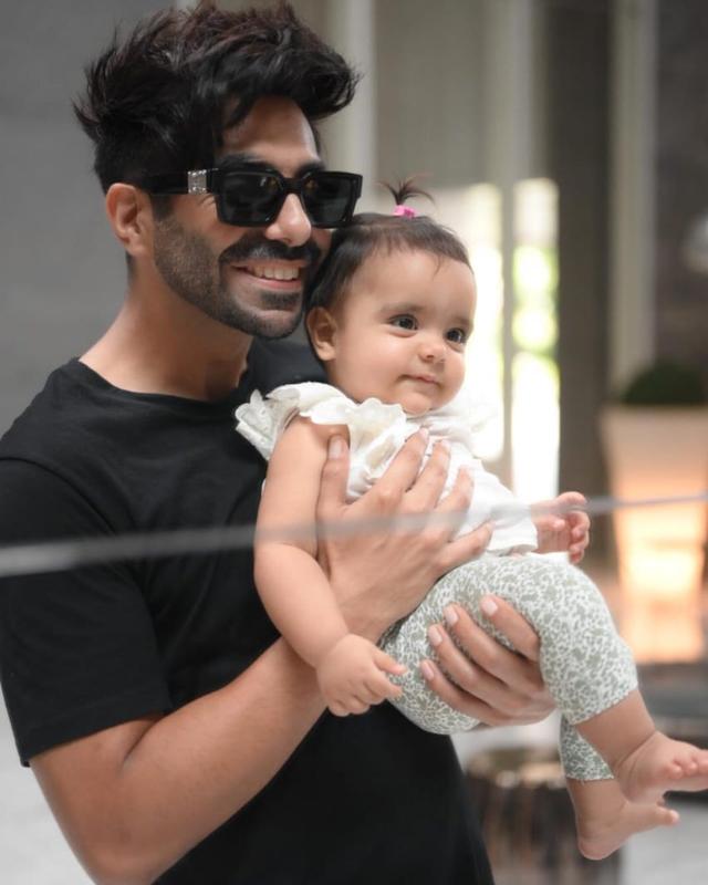 Aparshakti Khurana with his daughter Arzoie